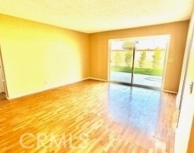 17840 San Candelo Street - Photo Thumbnail 8