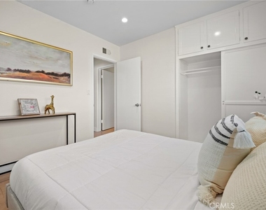 13352 Kelly Street - Photo Thumbnail 8
