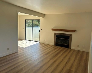 233 Silver Leaf Drive - Photo Thumbnail 2