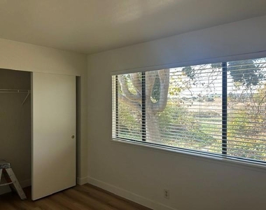 233 Silver Leaf Drive - Photo Thumbnail 7