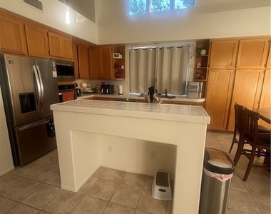 7330 Westwood - Photo Thumbnail 4