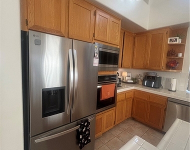 7330 Westwood - Photo Thumbnail 5