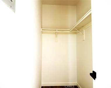 455 W Cowles St - Photo Thumbnail 4