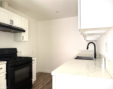 455 W Cowles St - Photo Thumbnail 2