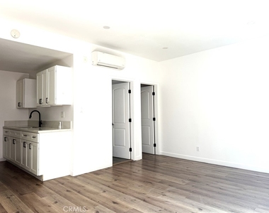 455 W Cowles St - Photo Thumbnail 1