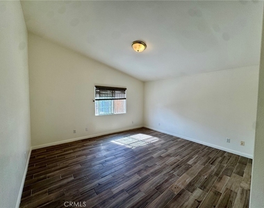 10307 Butte Street - Photo Thumbnail 12