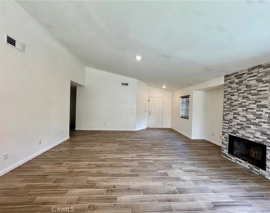 10307 Butte Street - Photo Thumbnail 10