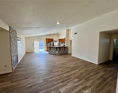 10307 Butte Street - Photo Thumbnail 4