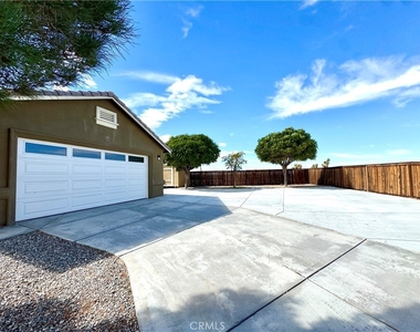 10307 Butte Street - Photo Thumbnail 1