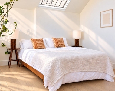5030 Aldama Street - Photo Thumbnail 8