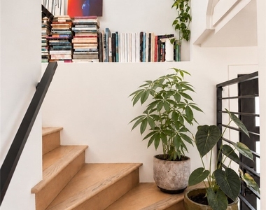 5030 Aldama Street - Photo Thumbnail 7