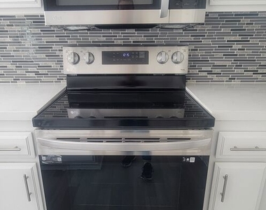 8740 Dartford Place - Photo Thumbnail 12