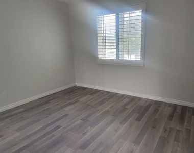 8740 Dartford Place - Photo Thumbnail 27