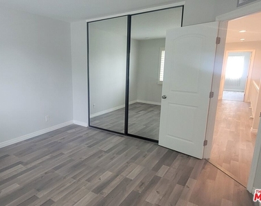 8740 Dartford Place - Photo Thumbnail 31