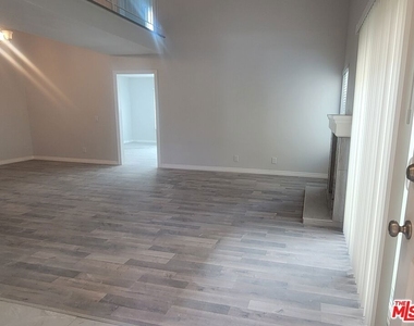 8740 Dartford Place - Photo Thumbnail 3