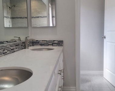 8740 Dartford Place - Photo Thumbnail 41