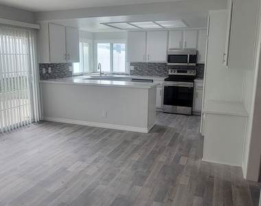 8740 Dartford Place - Photo Thumbnail 8