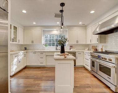 10353 Mississippi Avenue - Photo Thumbnail 10