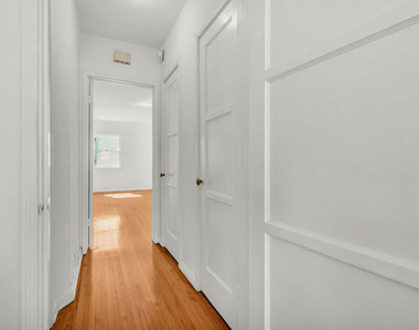 622 1/2 S Cloverdale Avenue - Photo Thumbnail 16