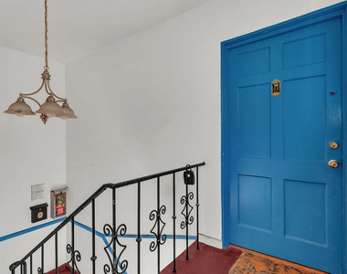 622 1/2 S Cloverdale Avenue - Photo Thumbnail 2