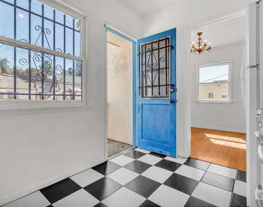 622 1/2 S Cloverdale Avenue - Photo Thumbnail 13