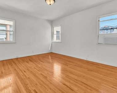 622 1/2 S Cloverdale Avenue - Photo Thumbnail 17