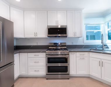 2828 Avenel Street - Photo Thumbnail 9