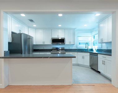 2828 Avenel Street - Photo Thumbnail 8