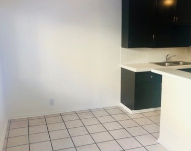 1434 11th Street - Photo Thumbnail 6