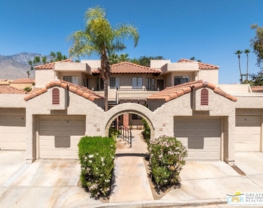 2345 S Cherokee Way - Photo Thumbnail 5