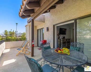 2345 S Cherokee Way - Photo Thumbnail 4
