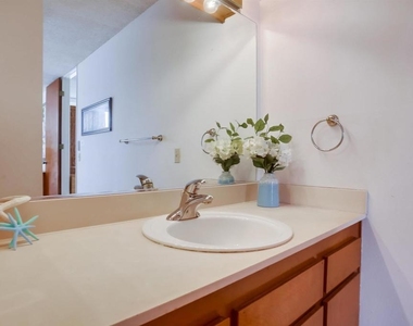 4627 Ocean Blvd - Photo Thumbnail 36