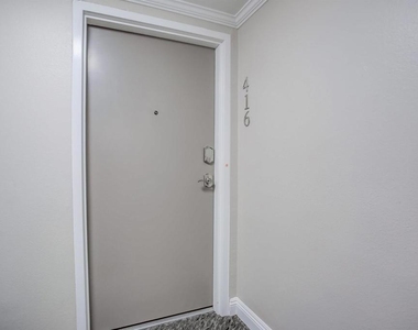 4627 Ocean Blvd - Photo Thumbnail 8