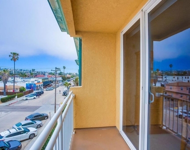 4627 Ocean Blvd - Photo Thumbnail 40