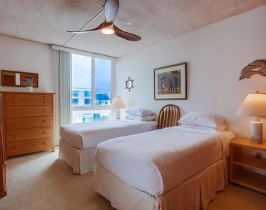 4627 Ocean Blvd - Photo Thumbnail 30