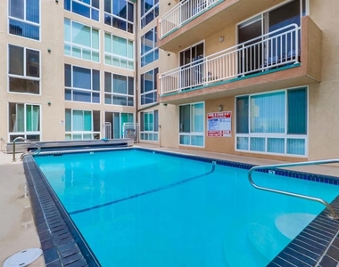 4627 Ocean Blvd - Photo Thumbnail 4