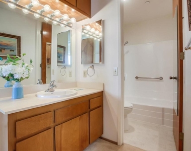 4627 Ocean Blvd - Photo Thumbnail 22