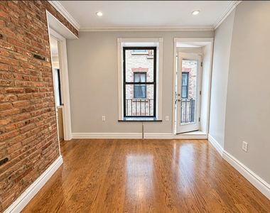 E 13th st & 3rd ave - Photo Thumbnail 2