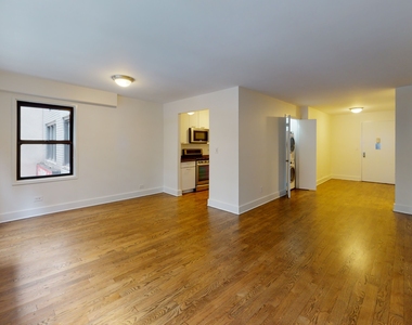 East 63rd Street - Photo Thumbnail 4