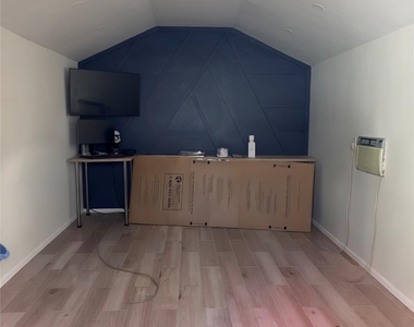 42 13th Avenue - Photo Thumbnail 30