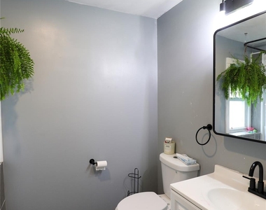 118 Fairview Avenue - Photo Thumbnail 9