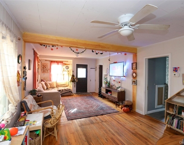 118 Fairview Avenue - Photo Thumbnail 6