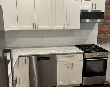 134 Tulip Avenue - Photo Thumbnail 5