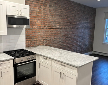 134 Tulip Avenue - Photo Thumbnail 6