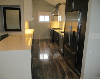 99 N. Strathmore - Photo Thumbnail 2