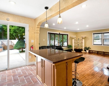 791 Cornwell Avenue - Photo Thumbnail 7
