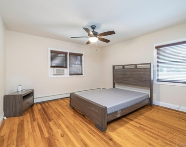 791 Cornwell Avenue - Photo Thumbnail 10