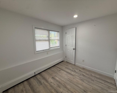 66 Port Avenue - Photo Thumbnail 13