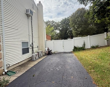 66 Port Avenue - Photo Thumbnail 9