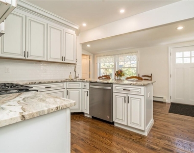60 Murray Road - Photo Thumbnail 9